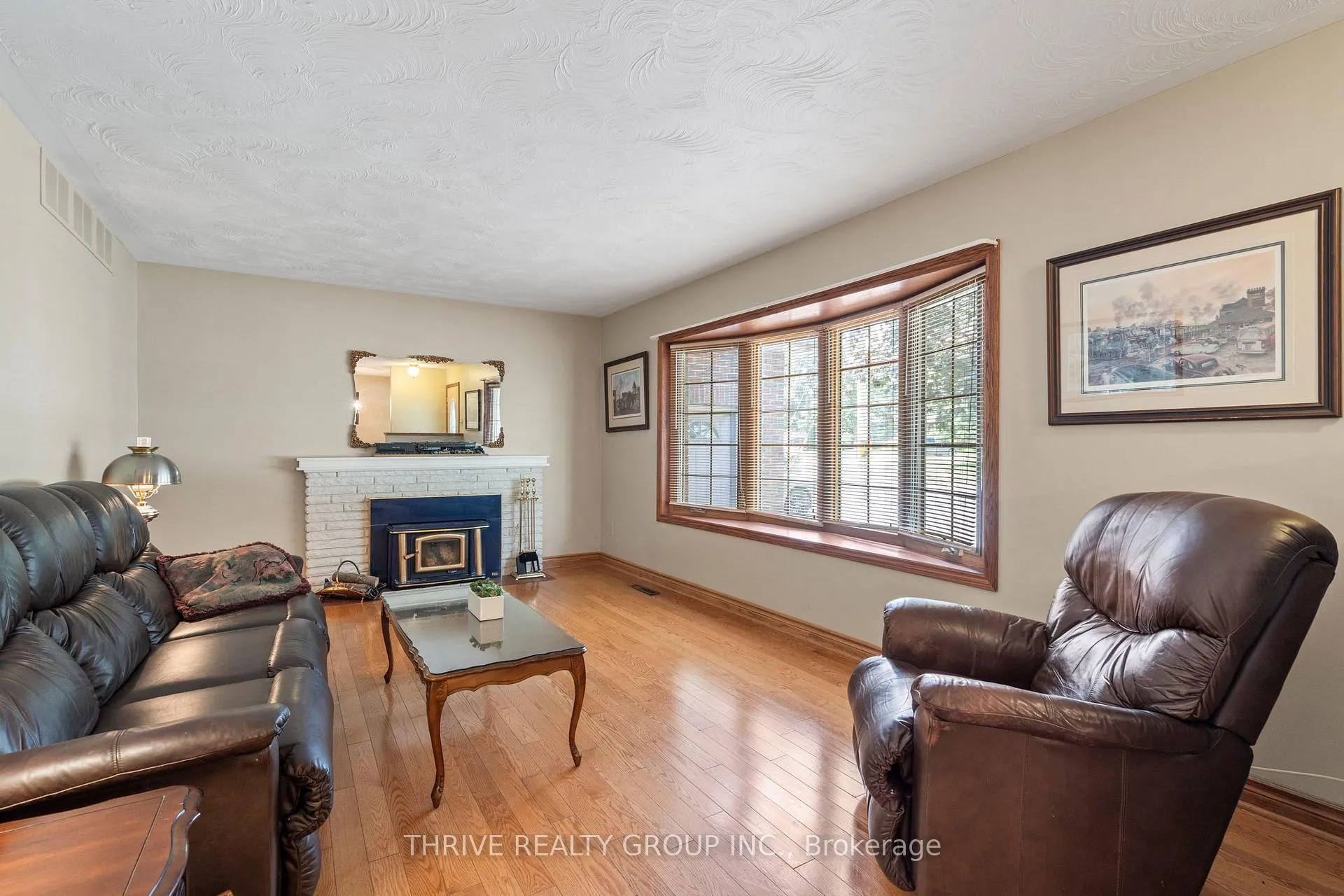 Photo 6 of 255 Ridgewood Crescent, London, South D — HOMEH