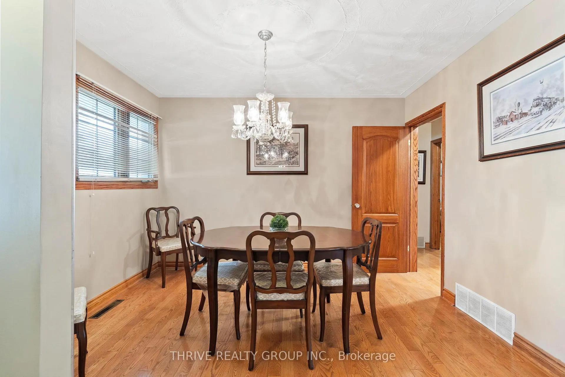 Photo 10 of 255 Ridgewood Crescent, London, South D — HOMEH