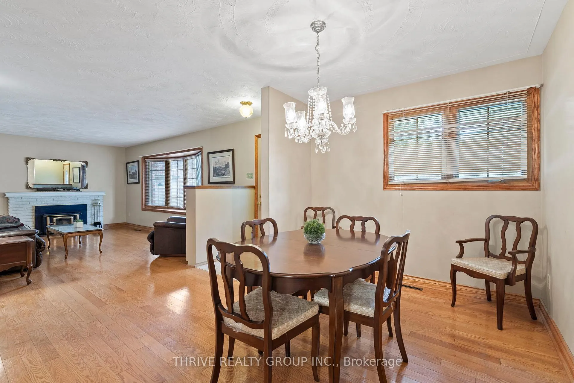 Photo 11 of 255 Ridgewood Crescent, London, South D — HOMEH