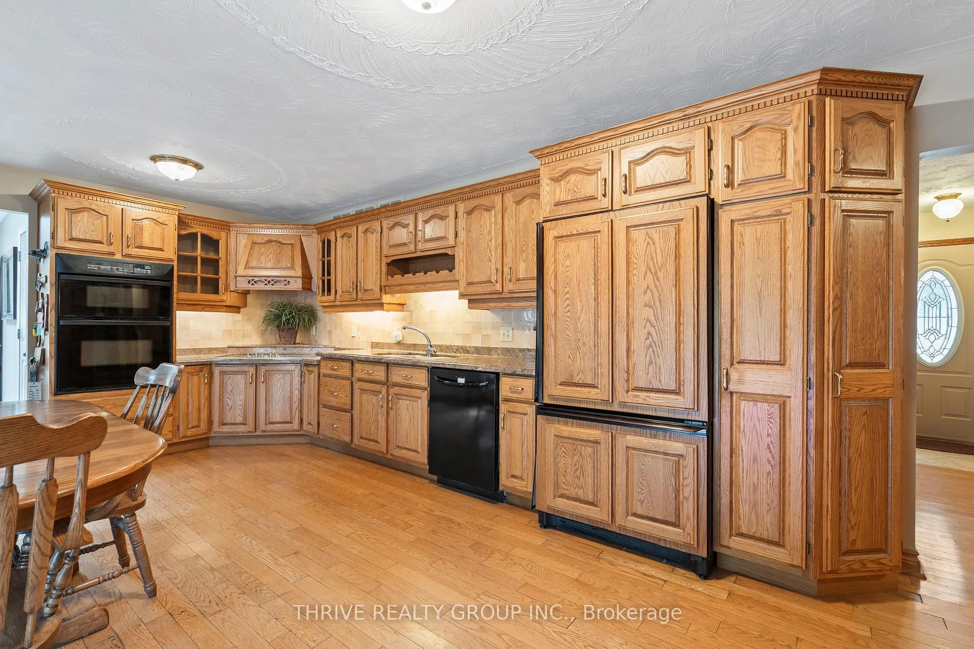Photo 14 of 255 Ridgewood Crescent, London, South D — HOMEH