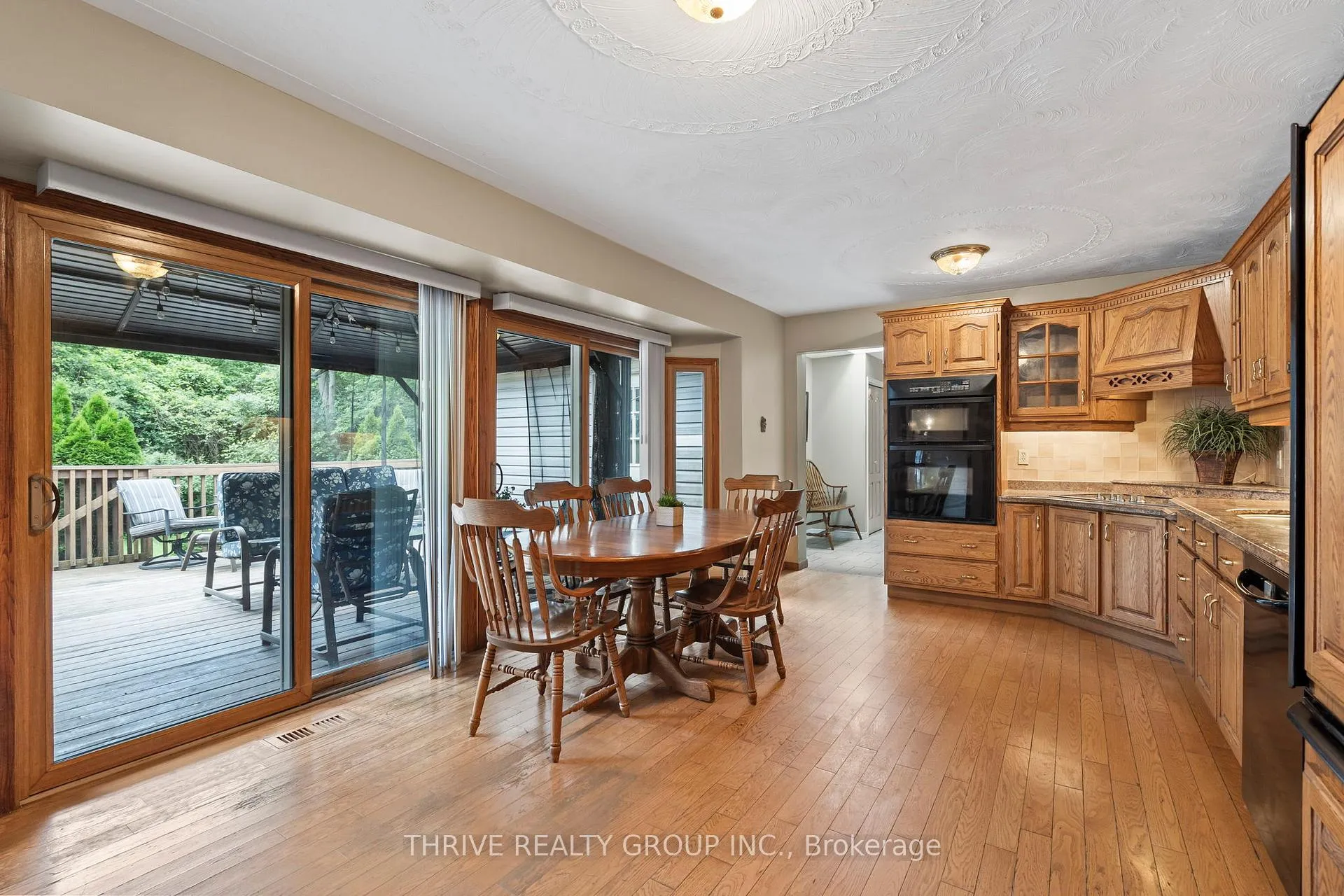 Photo 16 of 255 Ridgewood Crescent, London, South D — HOMEH