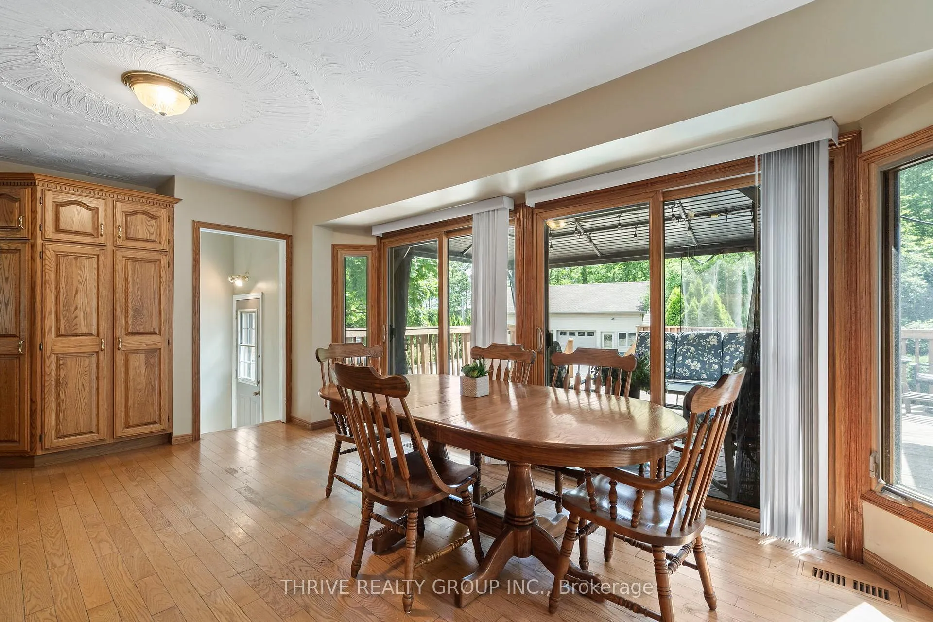Photo 17 of 255 Ridgewood Crescent, London, South D — HOMEH