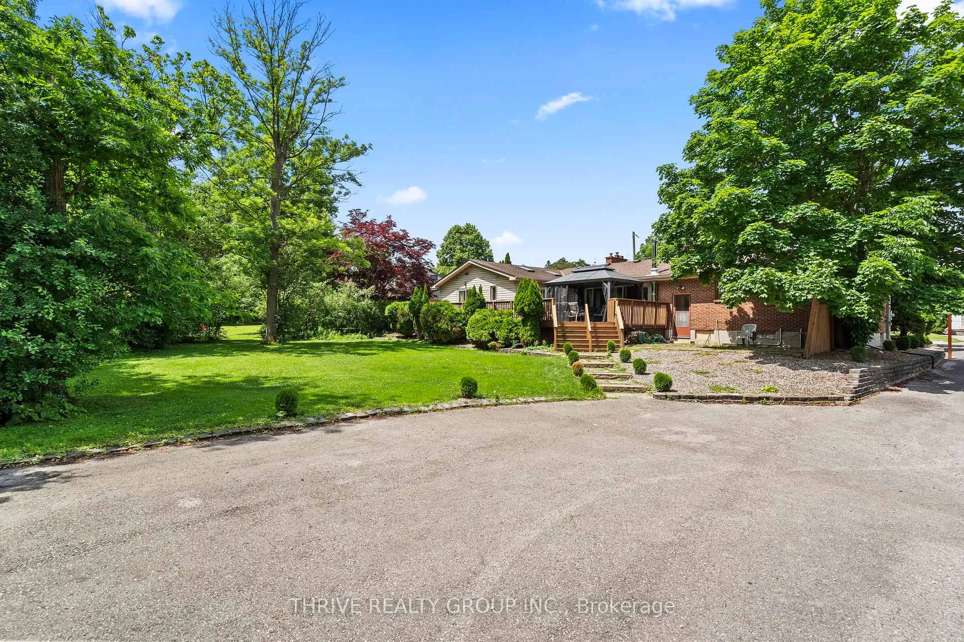Photo 33 of 255 Ridgewood Crescent, London, South D — HOMEH
