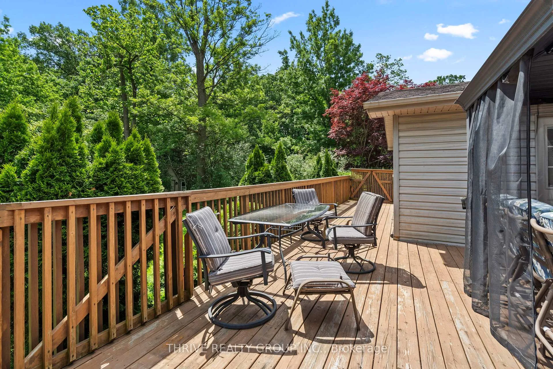 Photo 35 of 255 Ridgewood Crescent, London, South D — HOMEH