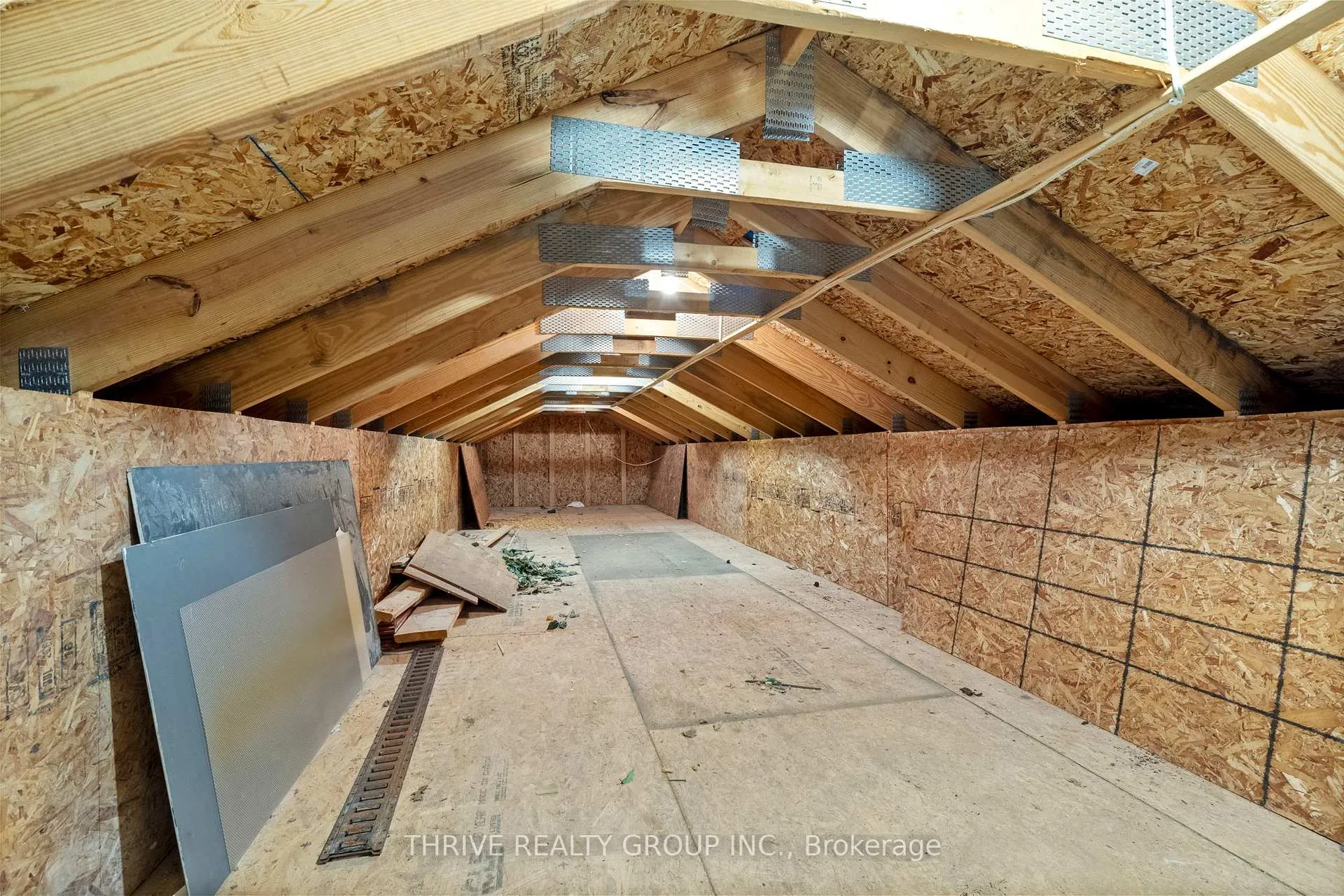 Photo 42 of 255 Ridgewood Crescent, London, South D — HOMEH
