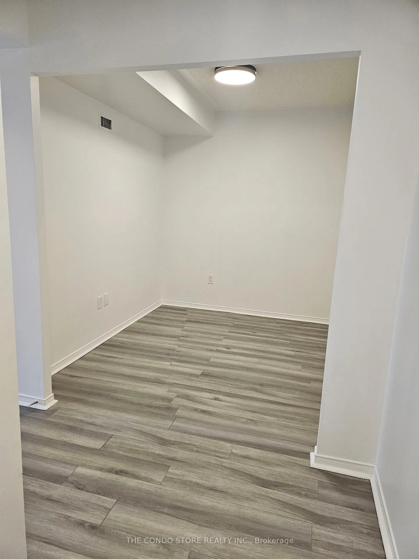 Photo 2 of Unit 711, 887 Bay Street, Toronto, Bay Street Corridor — HOMEH