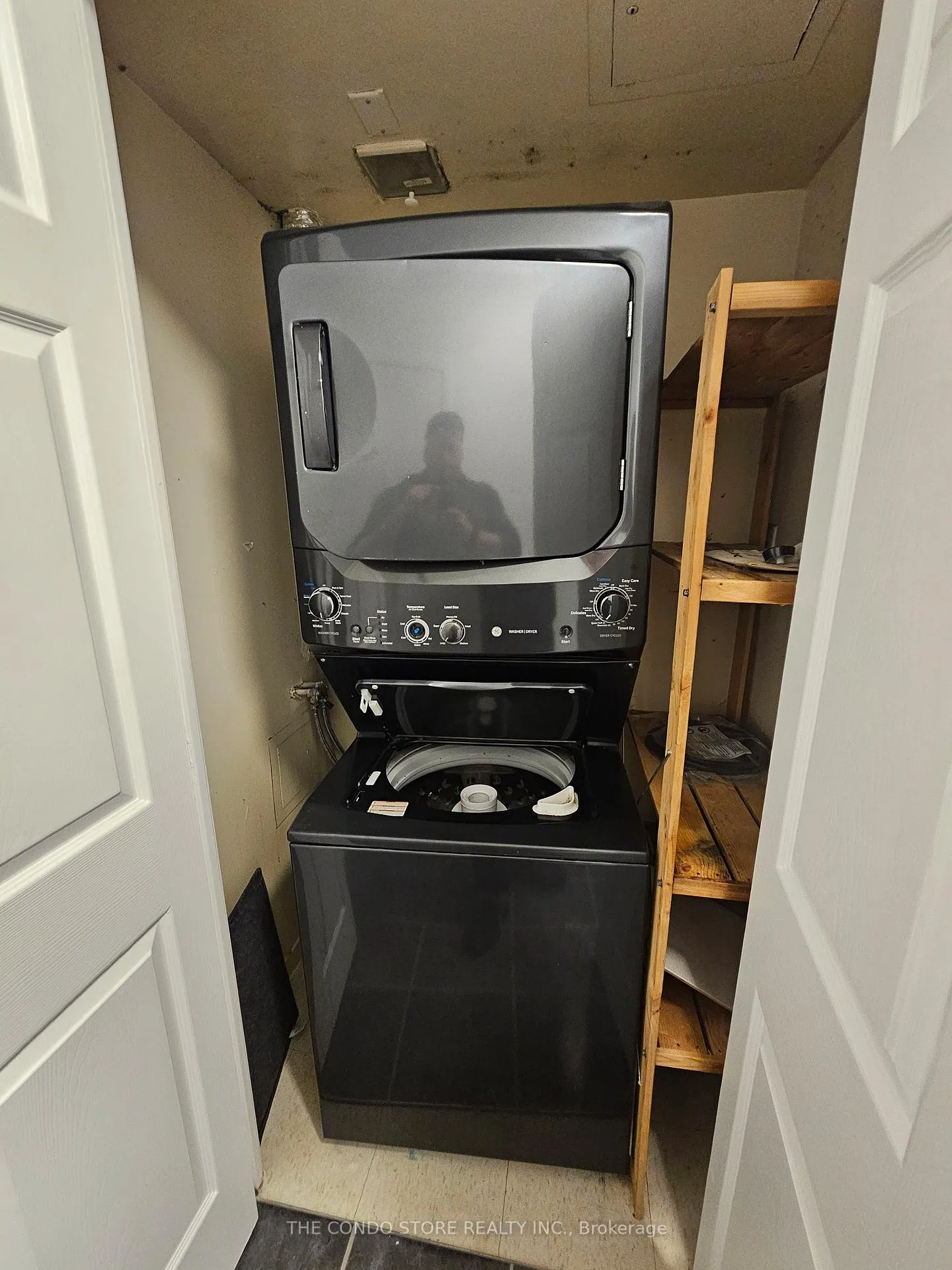 Photo 3 of Unit 711, 887 Bay Street, Toronto, Bay Street Corridor — HOMEH