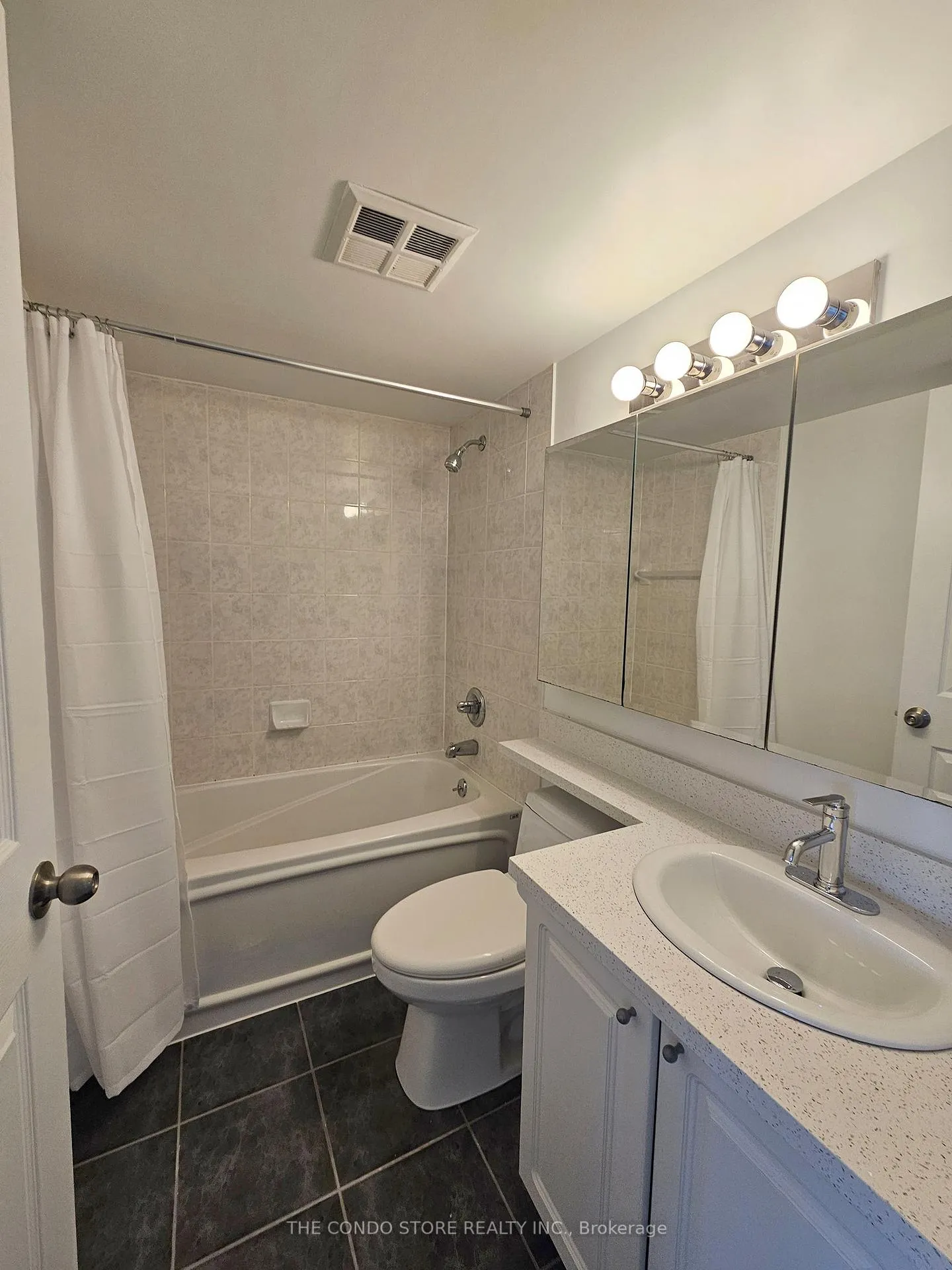 Photo 6 of Unit 711, 887 Bay Street, Toronto, Bay Street Corridor — HOMEH