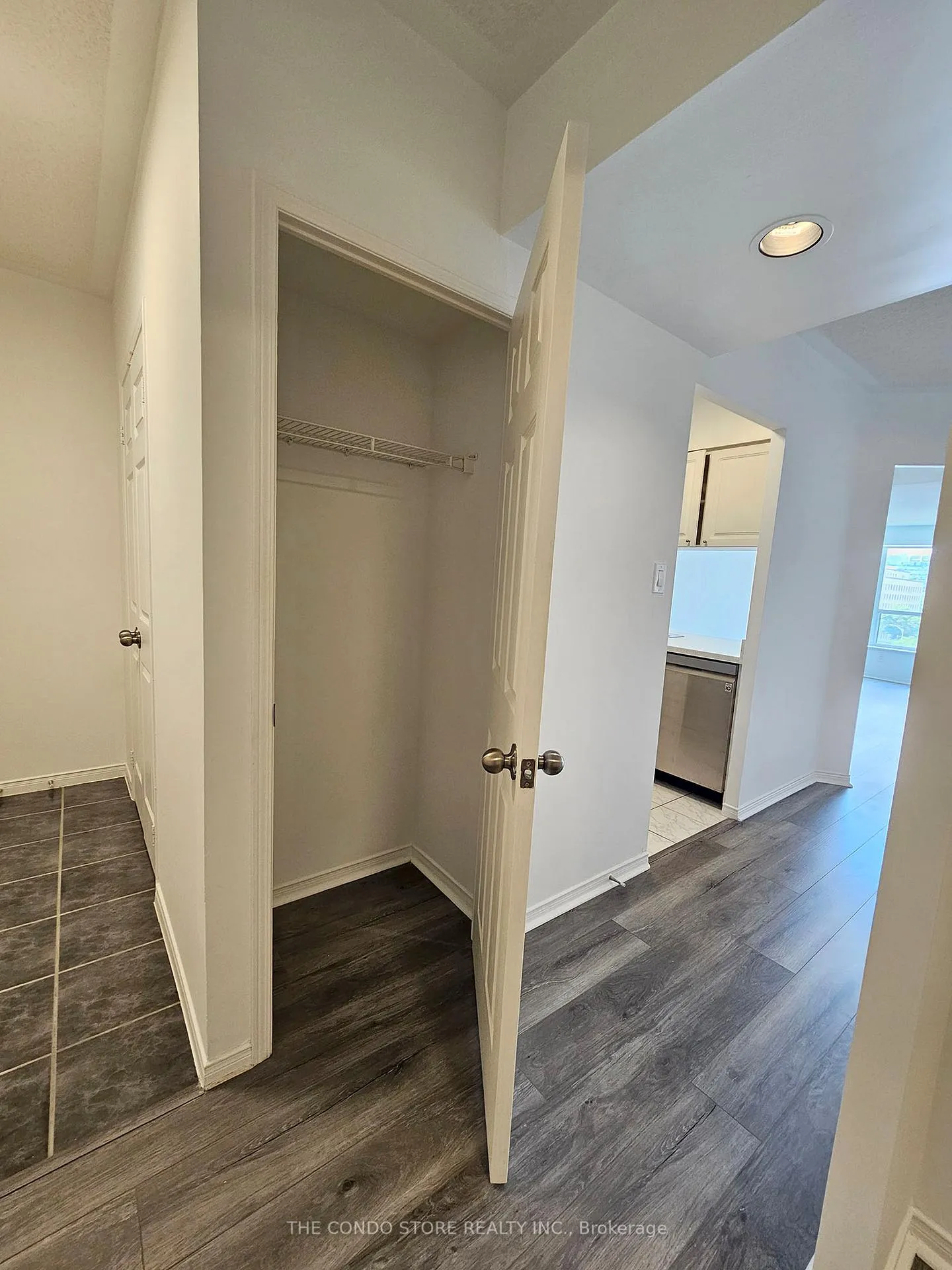 Photo 17 of Unit 711, 887 Bay Street, Toronto, Bay Street Corridor — HOMEH