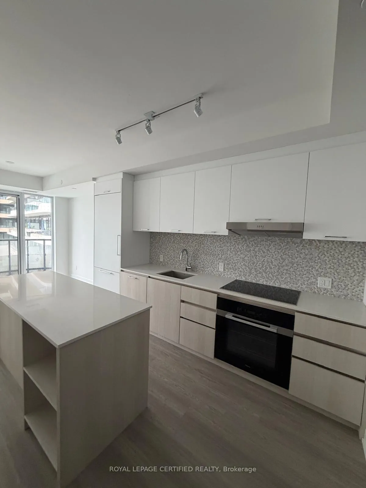 Photo 4 of Unit 327, 8188 Yonge Street, Vaughan, Uplands — HOMEH