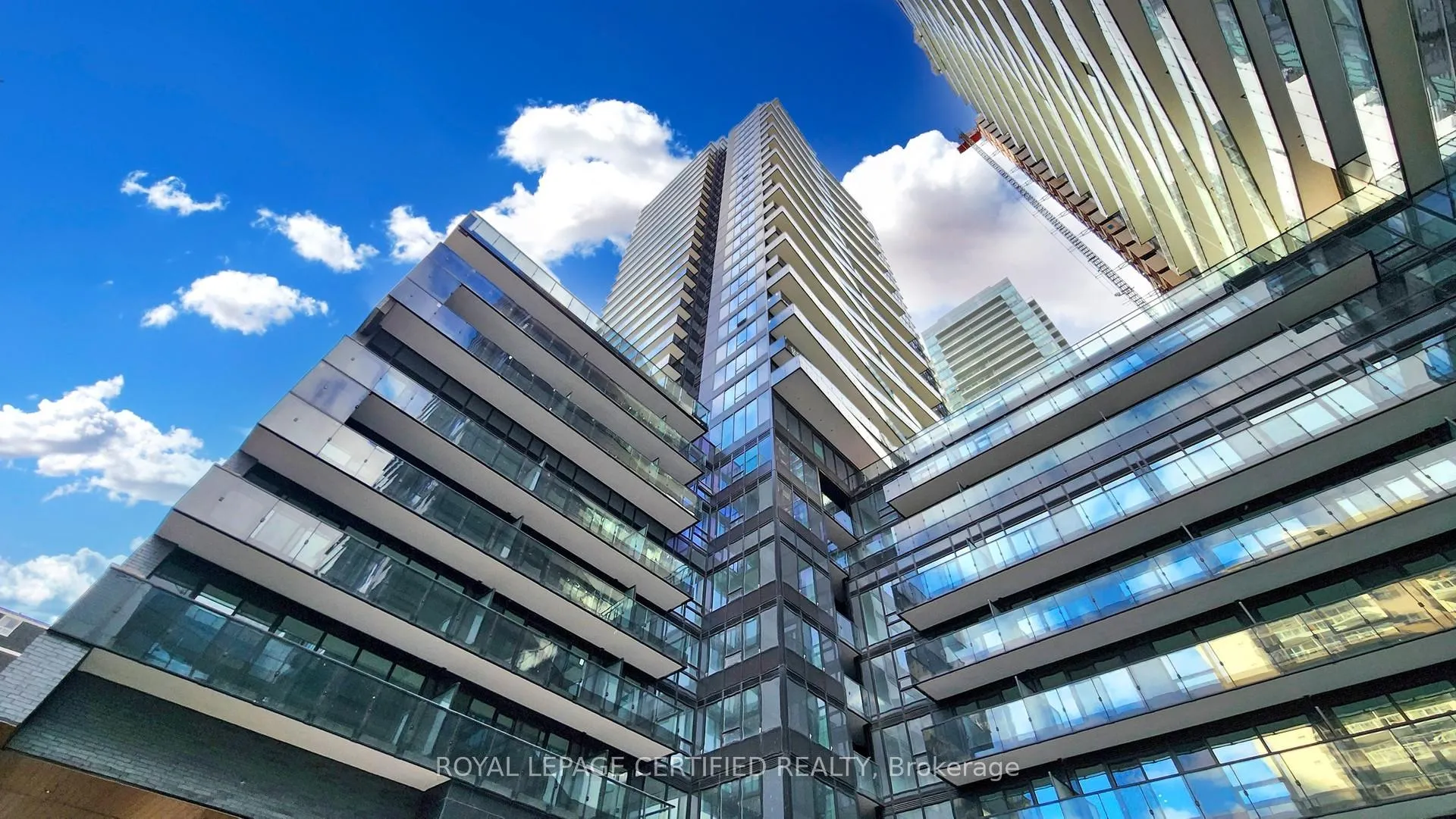 Front of Unit 1701, 127 Broadway Avenue