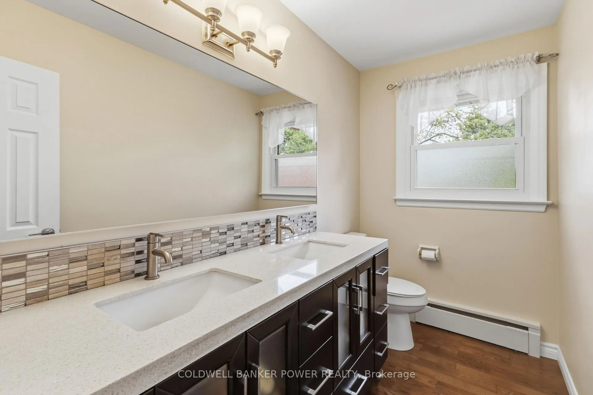 Photo 16 of 19 Linksgate Road, London, North J — HOMEH
