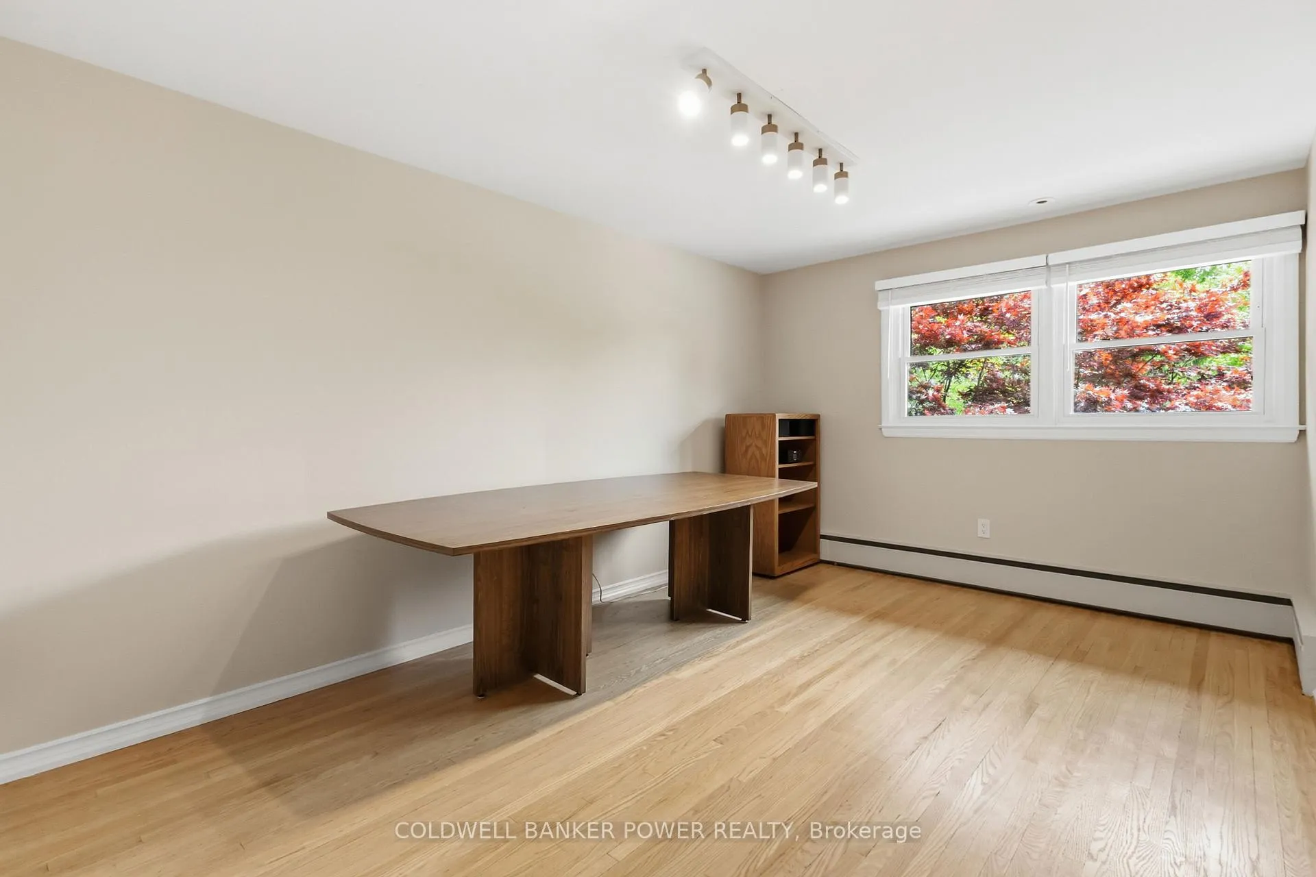 Photo 21 of 19 Linksgate Road, London, North J — HOMEH