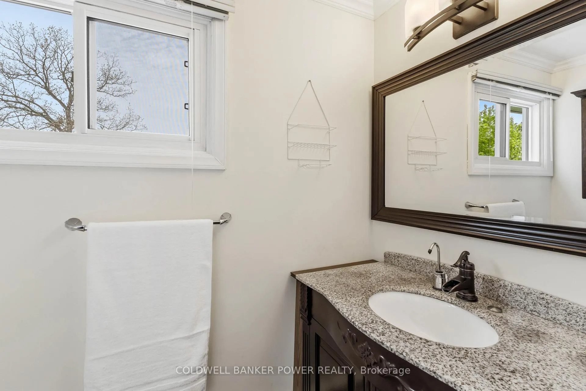 Photo 26 of 19 Linksgate Road, London, North J — HOMEH