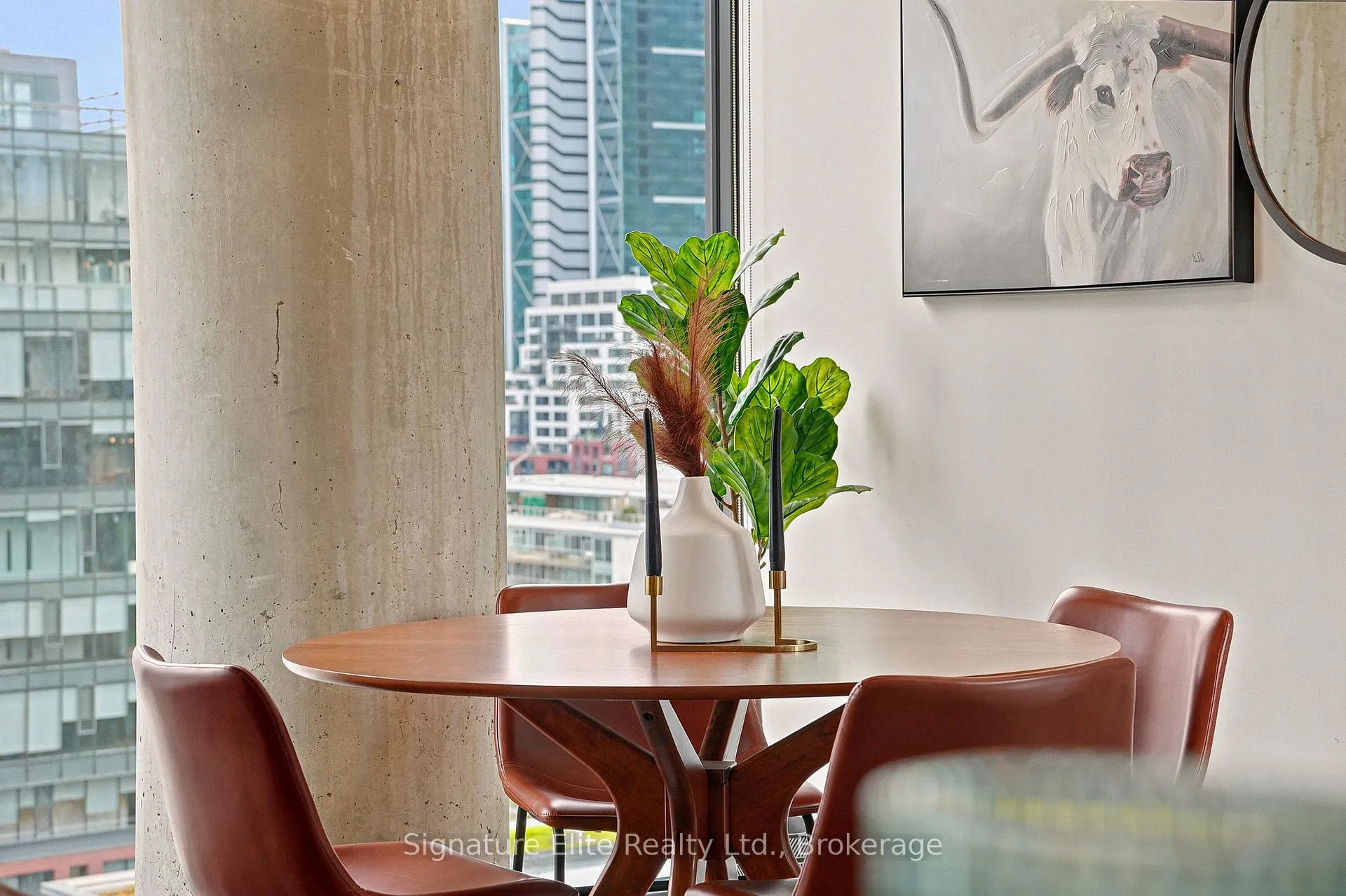Photo 13 of Unit 1316, 111 Bathurst Street, Toronto, Niagara — HOMEH