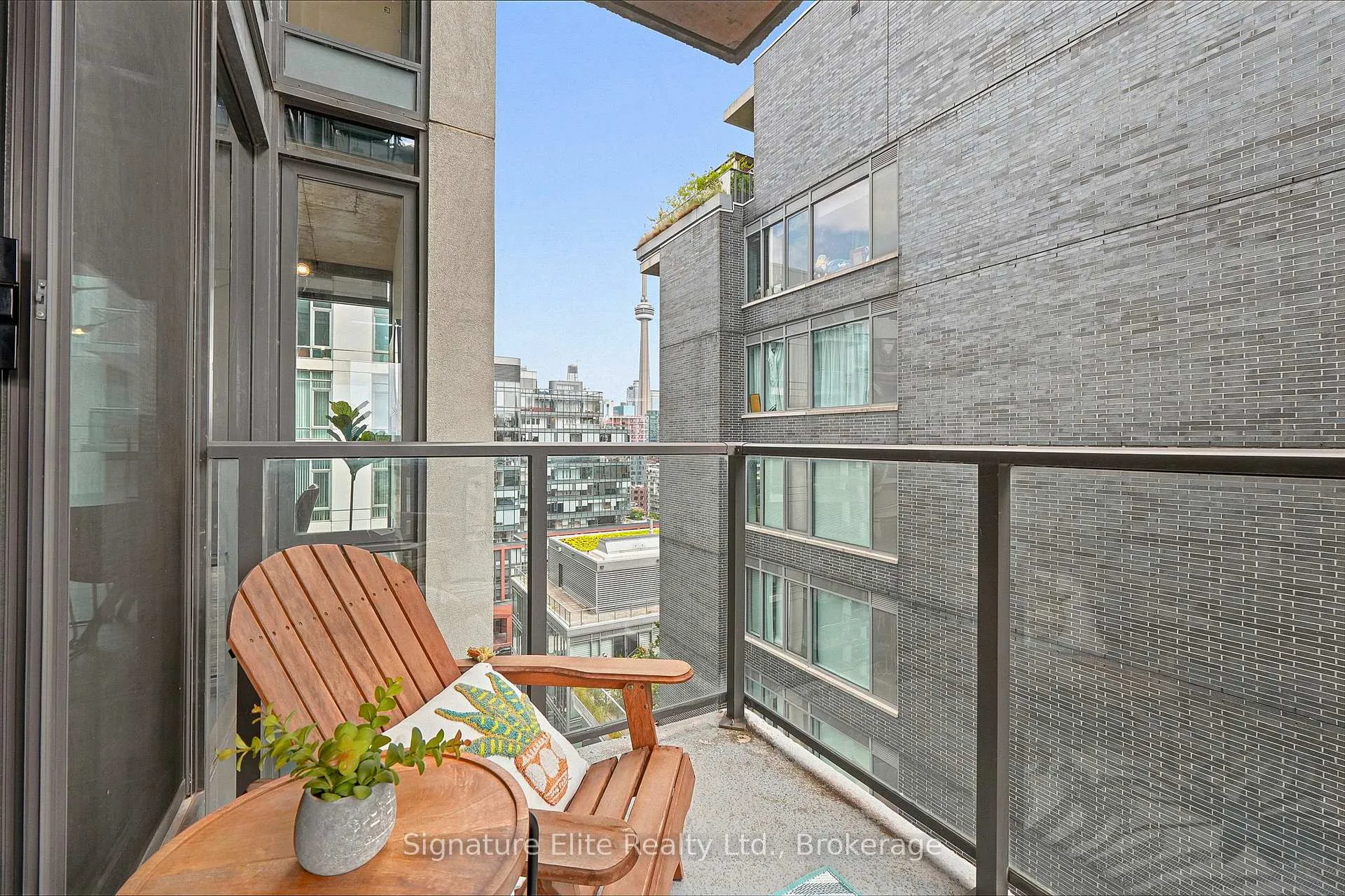 Photo 21 of Unit 1316, 111 Bathurst Street, Toronto, Niagara — HOMEH