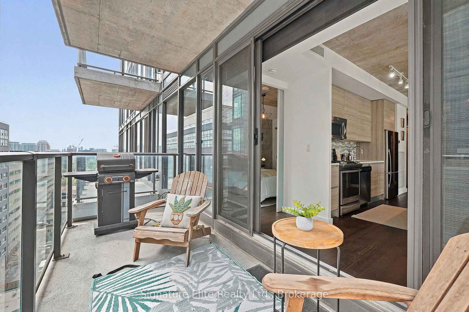Photo 22 of Unit 1316, 111 Bathurst Street, Toronto, Niagara — HOMEH