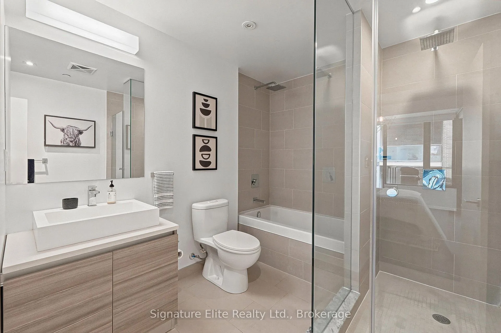 Photo 28 of Unit 1316, 111 Bathurst Street, Toronto, Niagara — HOMEH
