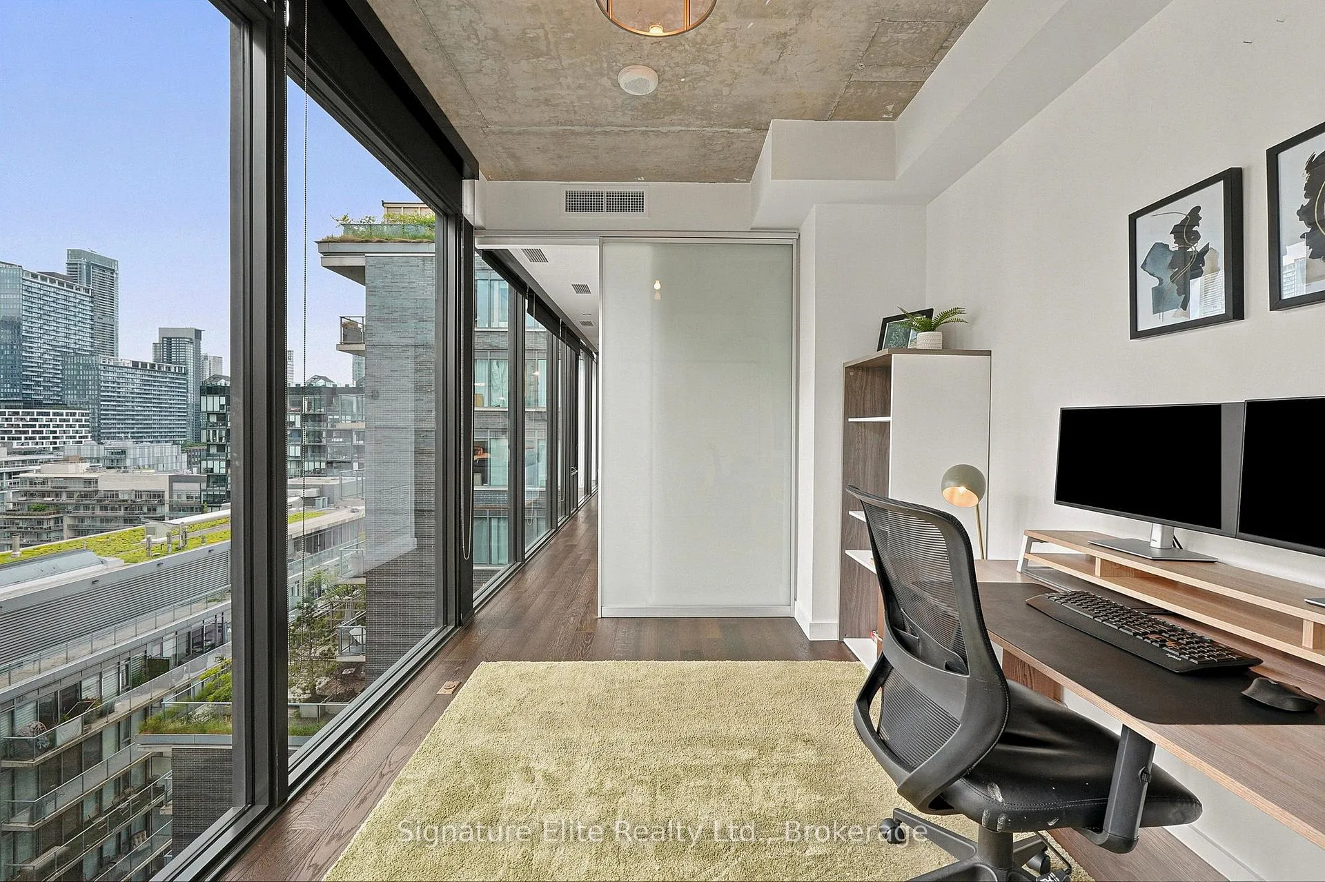 Photo 32 of Unit 1316, 111 Bathurst Street, Toronto, Niagara — HOMEH