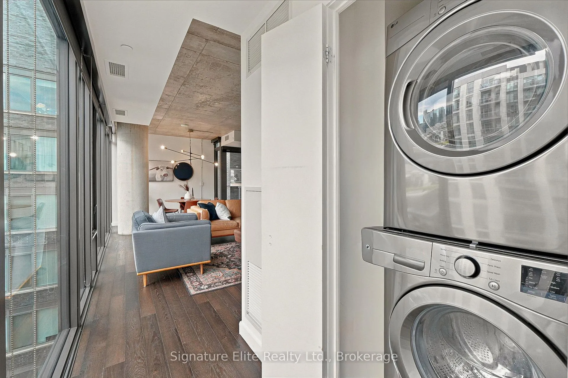 Photo 33 of Unit 1316, 111 Bathurst Street, Toronto, Niagara — HOMEH