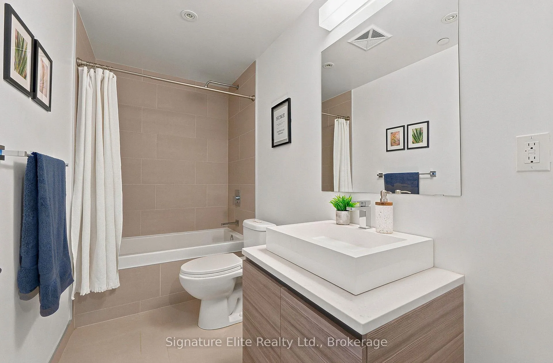 Photo 34 of Unit 1316, 111 Bathurst Street, Toronto, Niagara — HOMEH