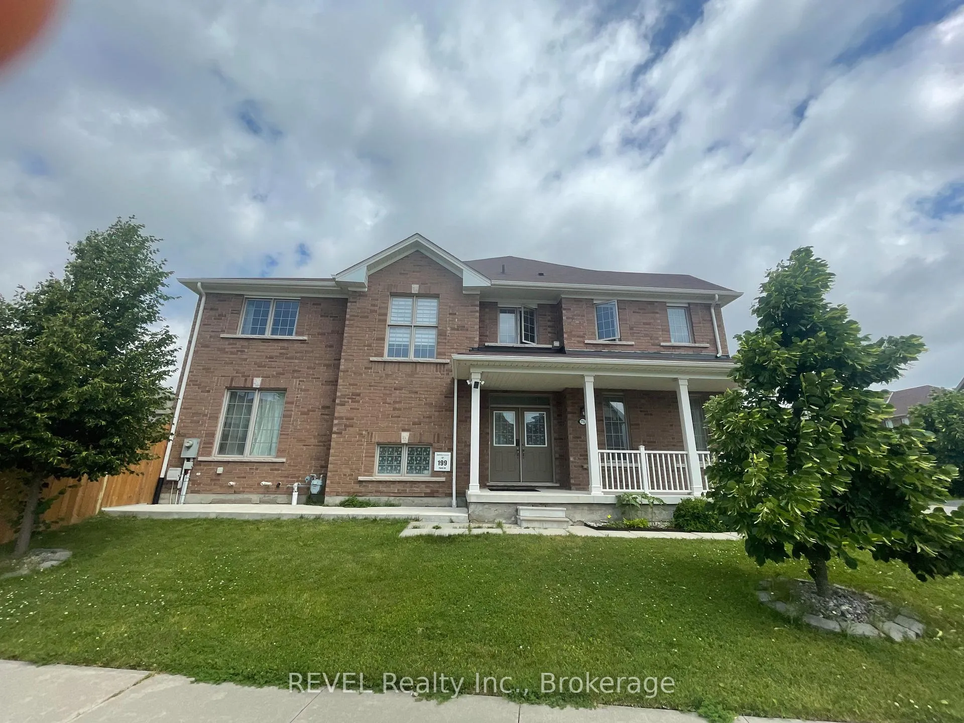 Photo 3 of 7755 Black Maple Drive, Niagara Falls, Brown — HOMEH