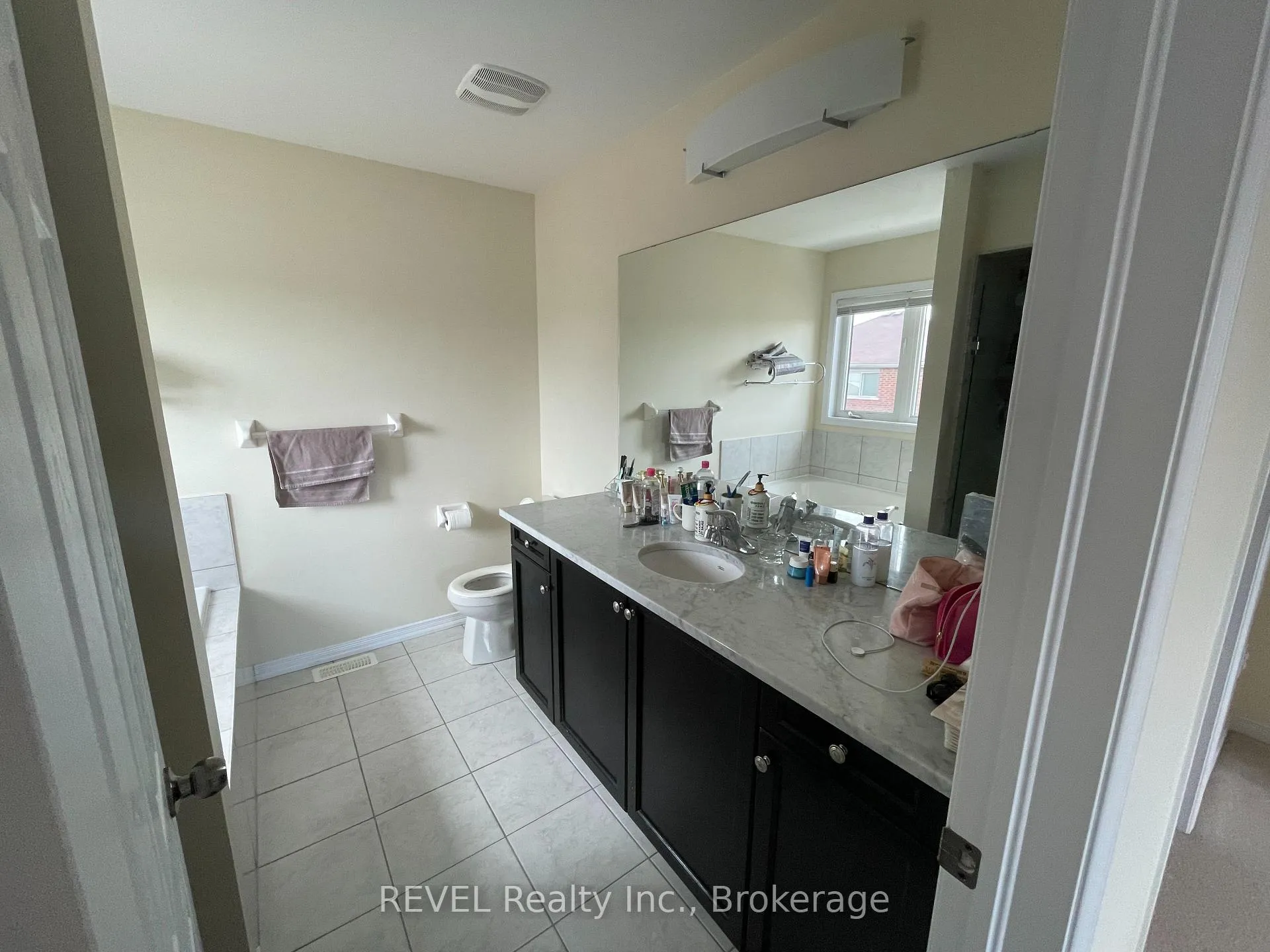 Photo 15 of 7755 Black Maple Drive, Niagara Falls, Brown — HOMEH