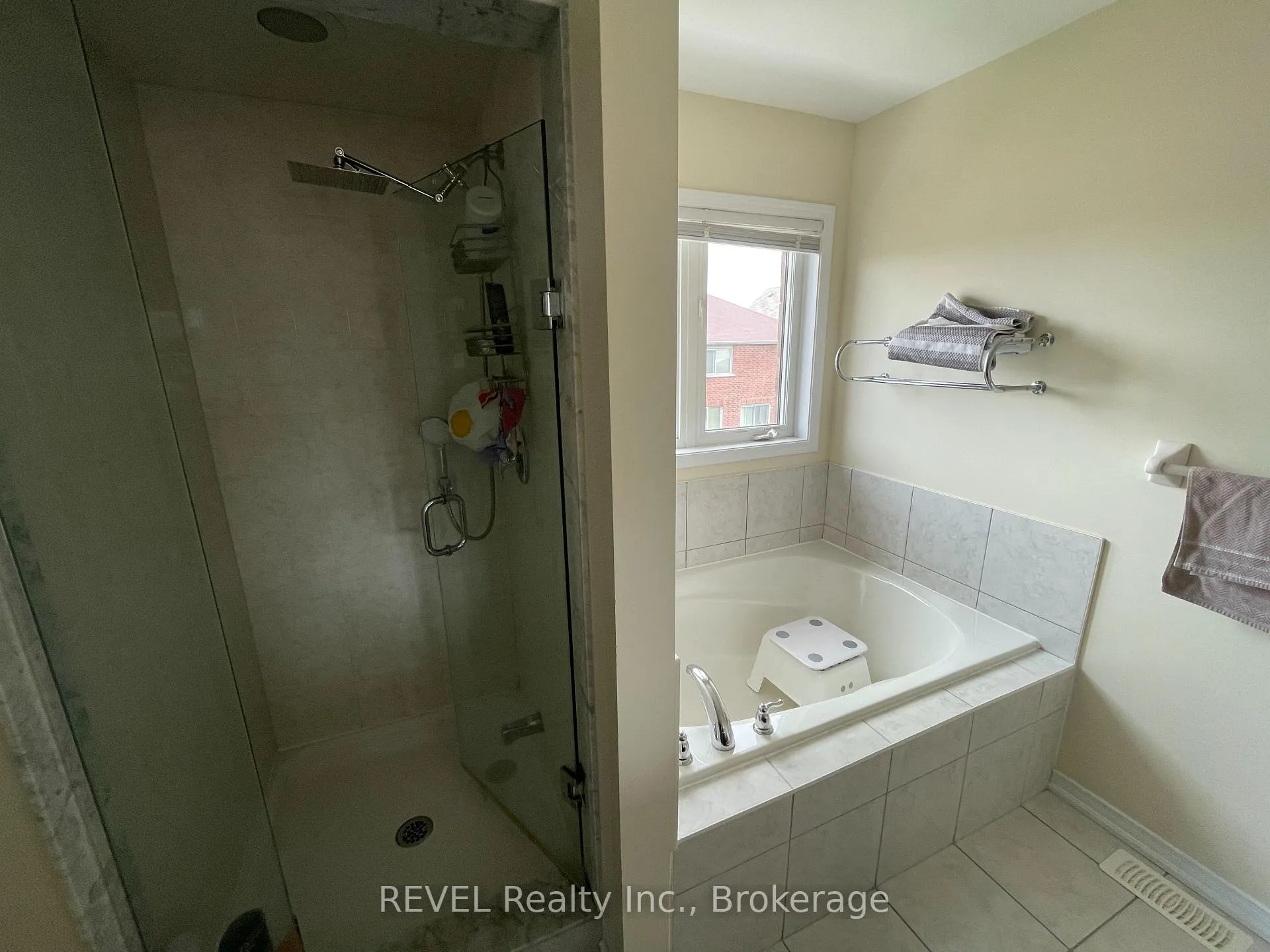 Photo 16 of 7755 Black Maple Drive, Niagara Falls, Brown — HOMEH