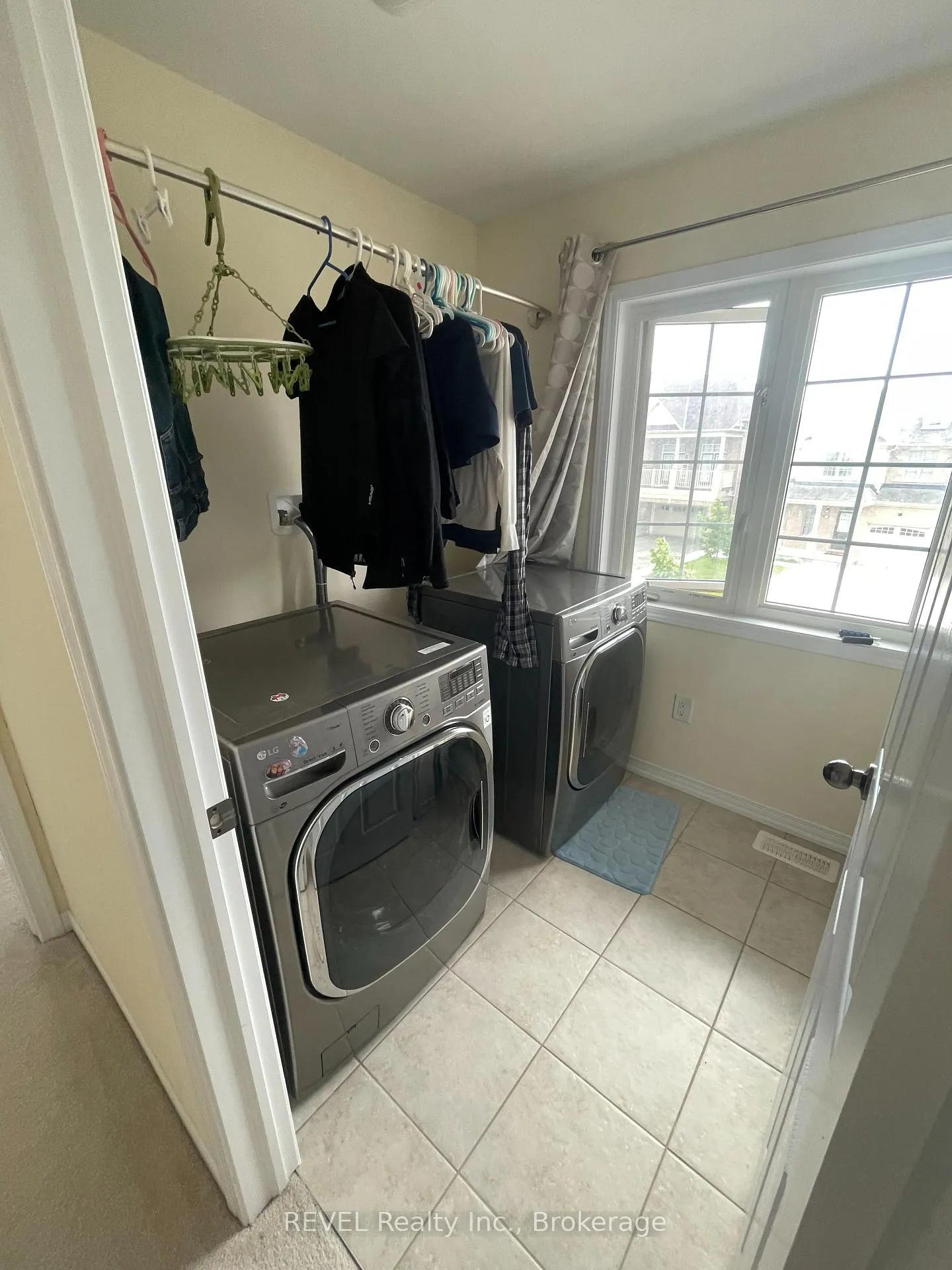 Photo 25 of 7755 Black Maple Drive, Niagara Falls, Brown — HOMEH