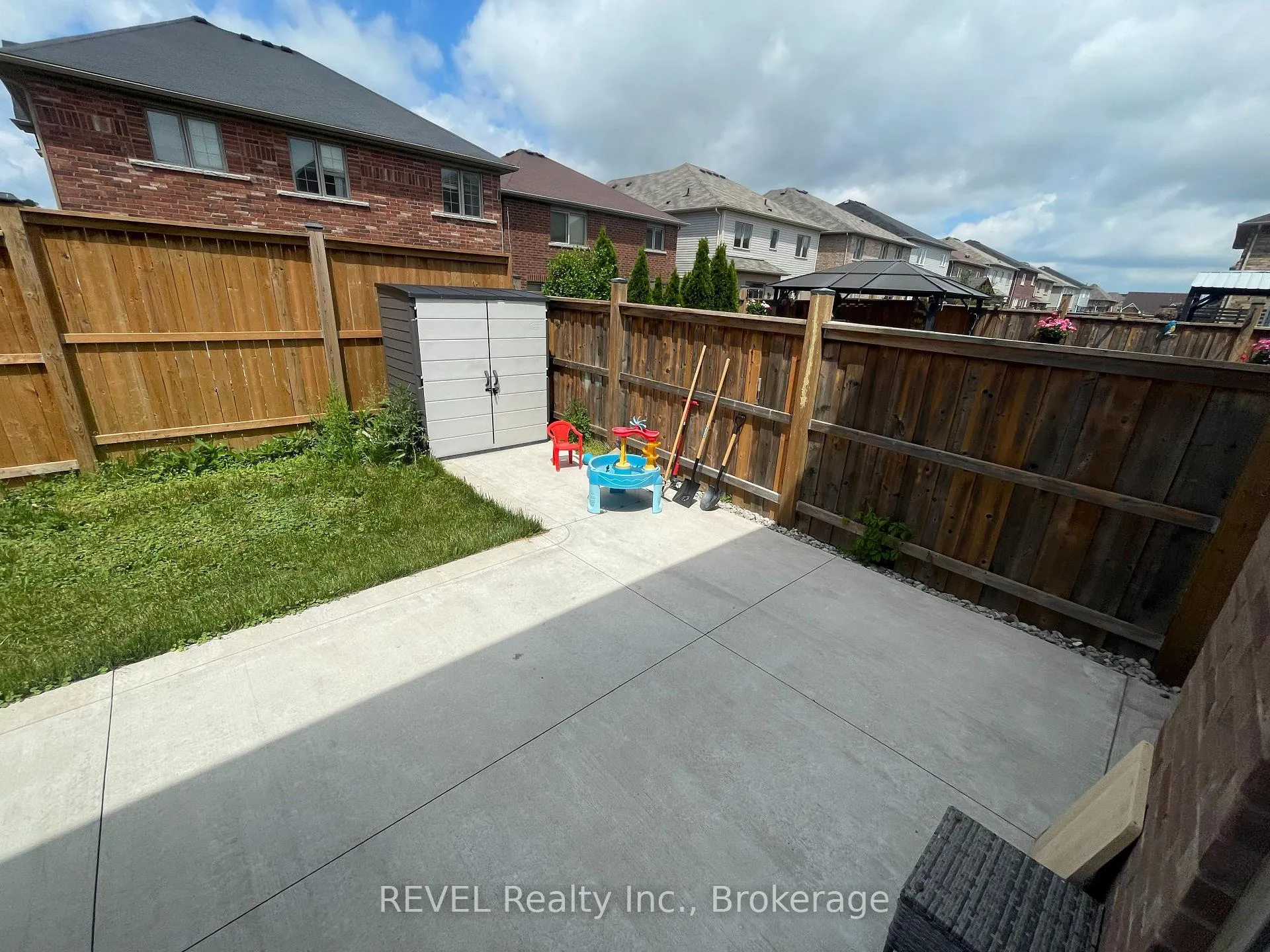 Photo 33 of 7755 Black Maple Drive, Niagara Falls, Brown — HOMEH