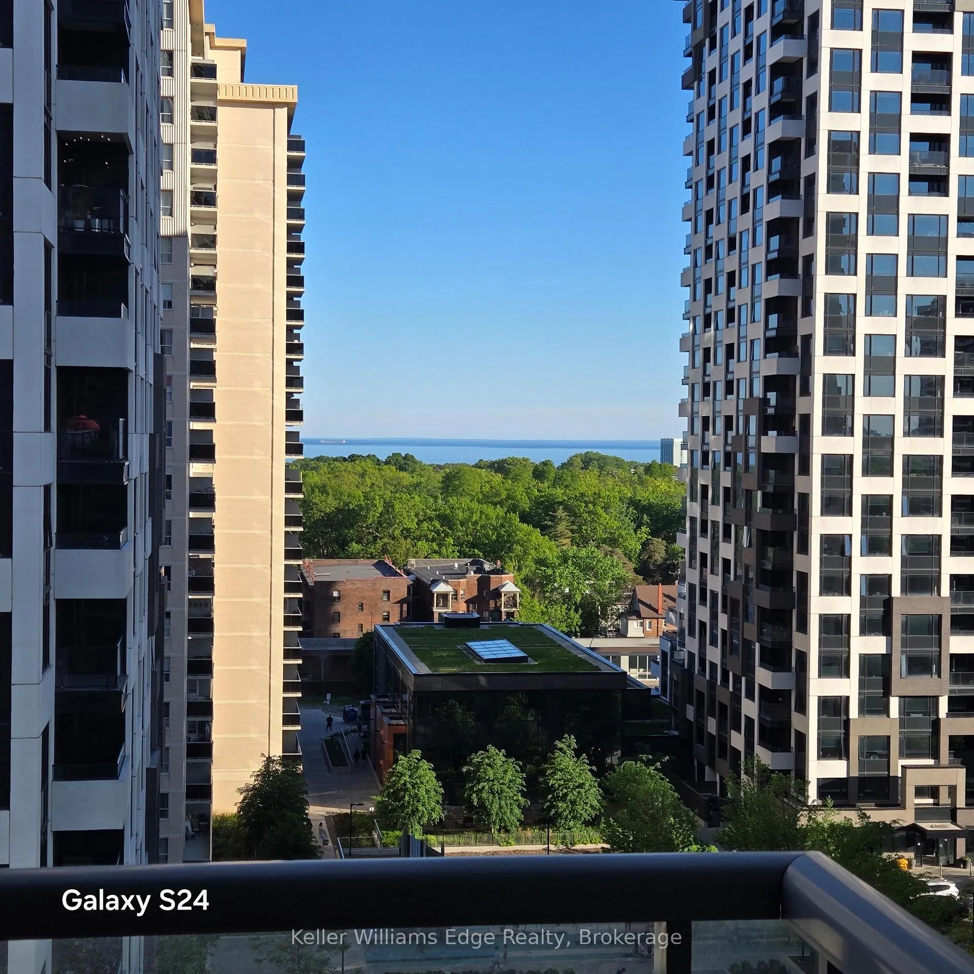 Photo 7 of Unit 1007, 70 High Park Avenue, Toronto, High Park North — HOMEH