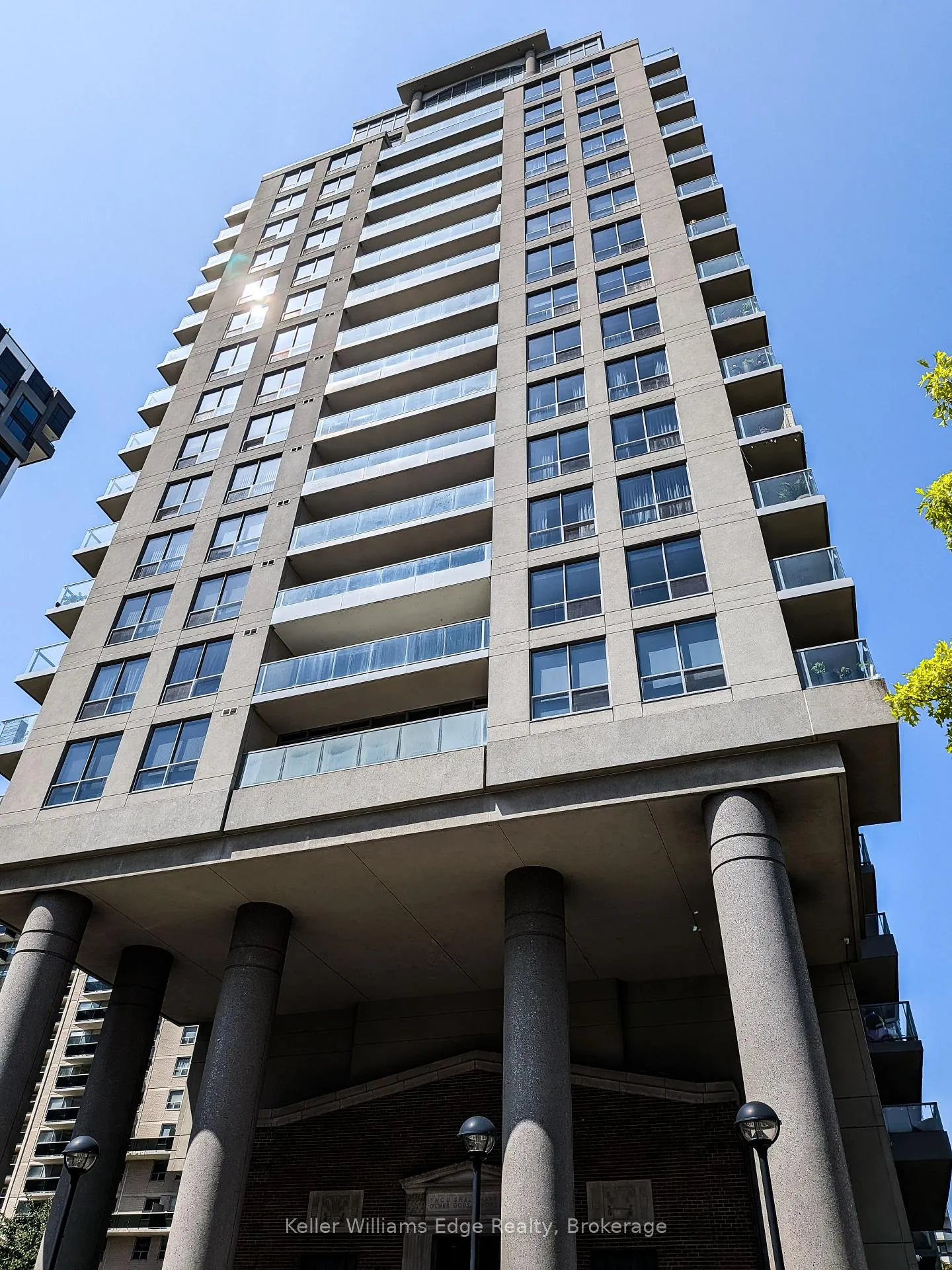 Photo 5 of Unit 1007, 70 High Park Avenue, Toronto, High Park North — HOMEH
