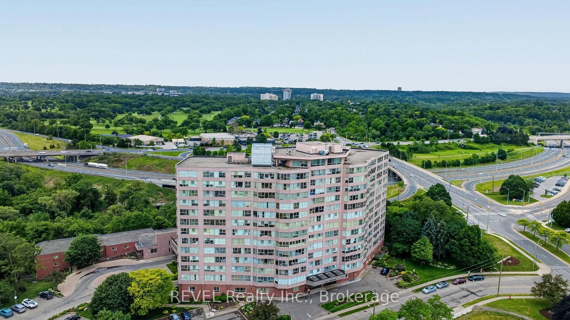 Photo 5 of Unit 207, 7 Gale Crescent, St. Catharines, E. Chester — HOMEH