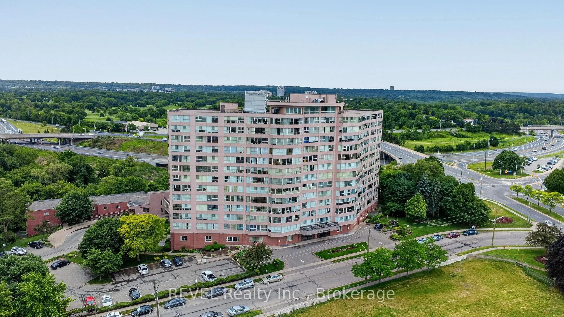 Photo 6 of Unit 207, 7 Gale Crescent, St. Catharines, E. Chester — HOMEH