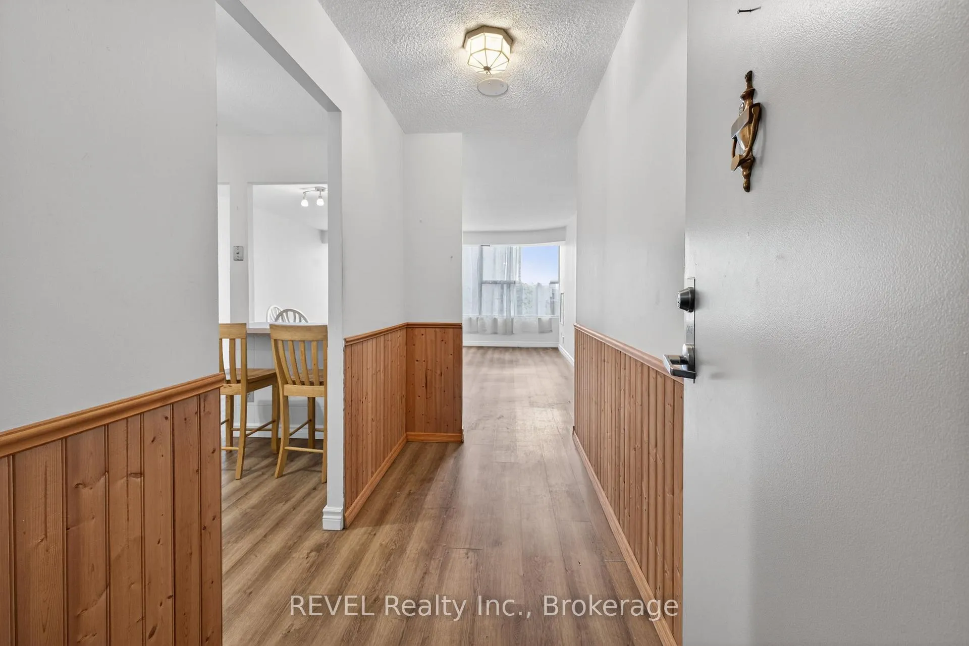 Photo 11 of Unit 207, 7 Gale Crescent, St. Catharines, E. Chester — HOMEH