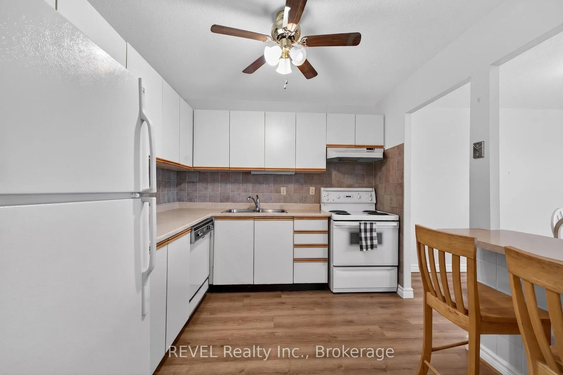 Photo 15 of Unit 207, 7 Gale Crescent, St. Catharines, E. Chester — HOMEH