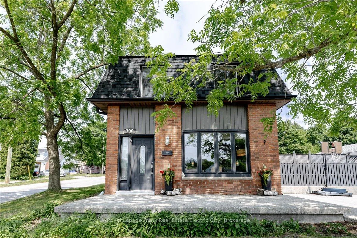 Photo 1 of 700 Trent Street, Peterborough, Ashburnham Ward 4 — HOMEH
