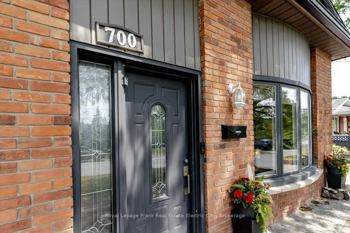 Photo 3 of 700 Trent Street, Peterborough, Ashburnham Ward 4 — HOMEH