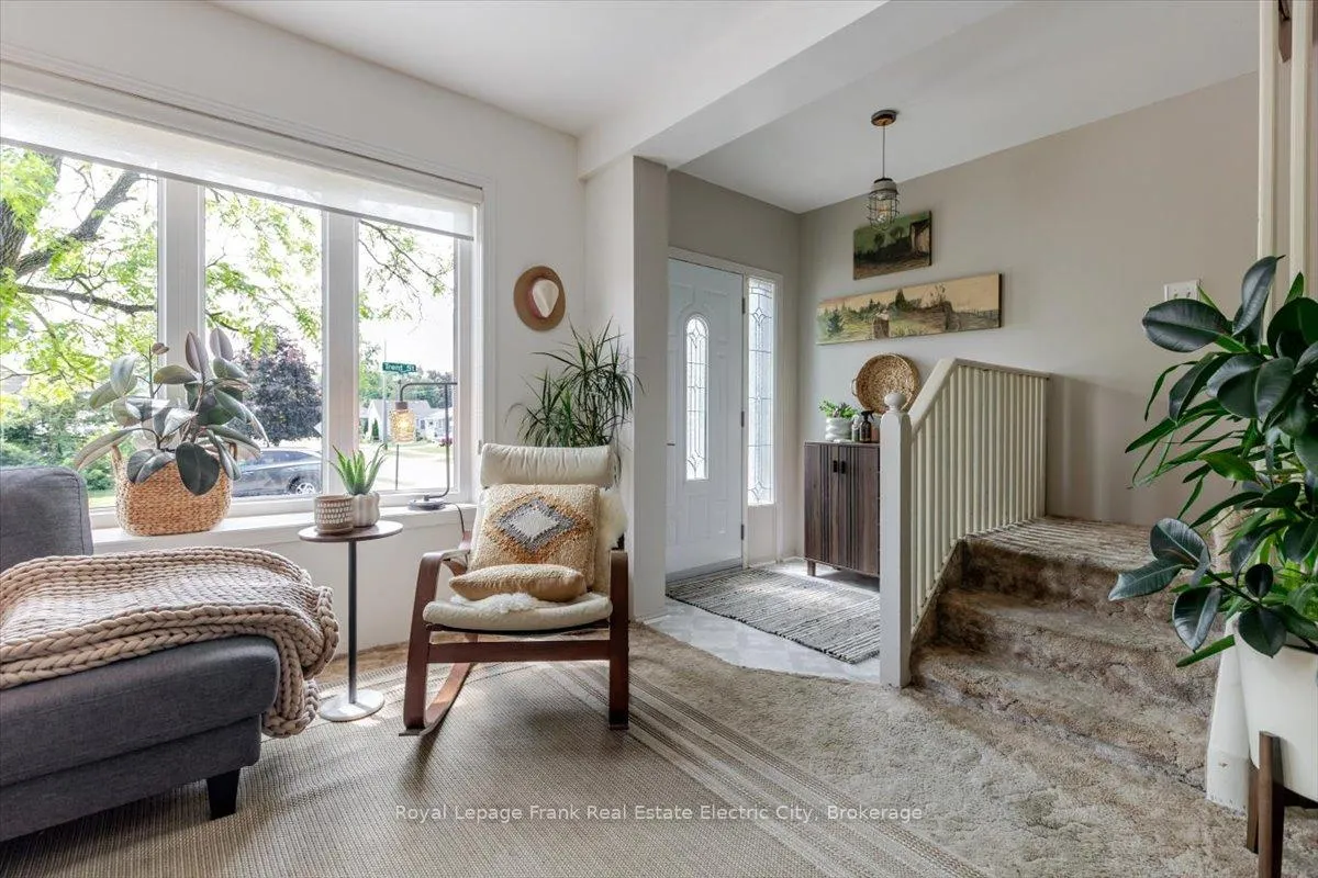 Photo 6 of 700 Trent Street, Peterborough, Ashburnham Ward 4 — HOMEH