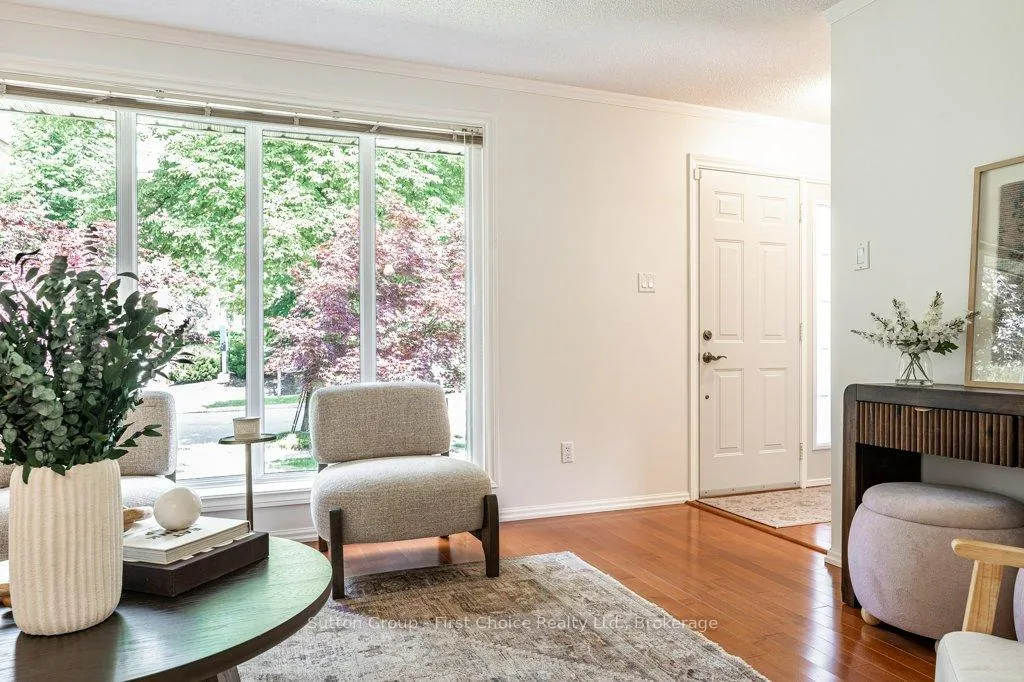 Photo 6 of 488 Castlegrove Boulevard, London, North K — HOMEH