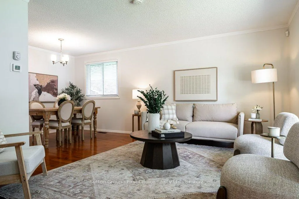 Photo 7 of 488 Castlegrove Boulevard, London, North K — HOMEH