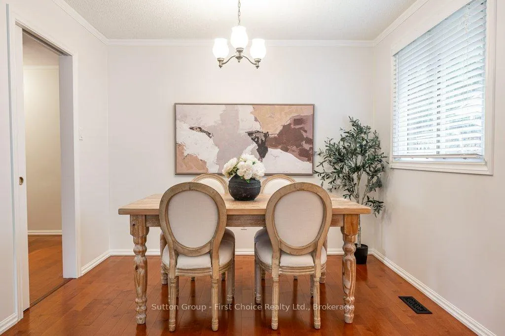 Photo 10 of 488 Castlegrove Boulevard, London, North K — HOMEH