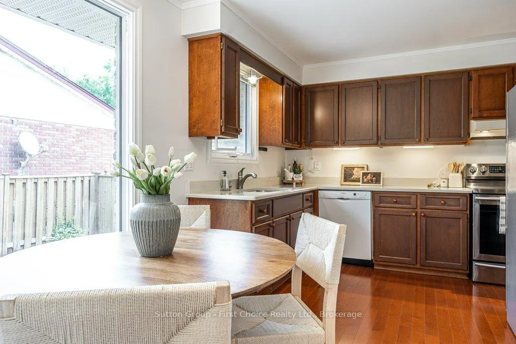 Photo 14 of 488 Castlegrove Boulevard, London, North K — HOMEH