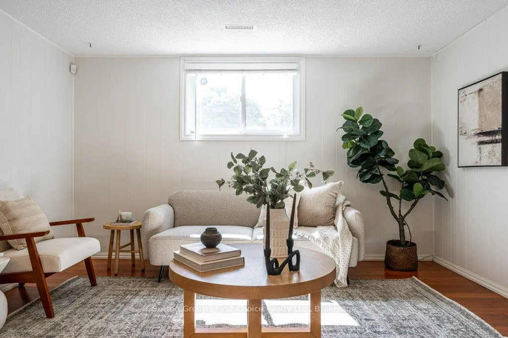 Photo 29 of 488 Castlegrove Boulevard, London, North K — HOMEH
