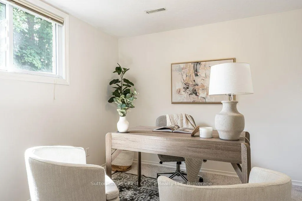 Photo 33 of 488 Castlegrove Boulevard, London, North K — HOMEH