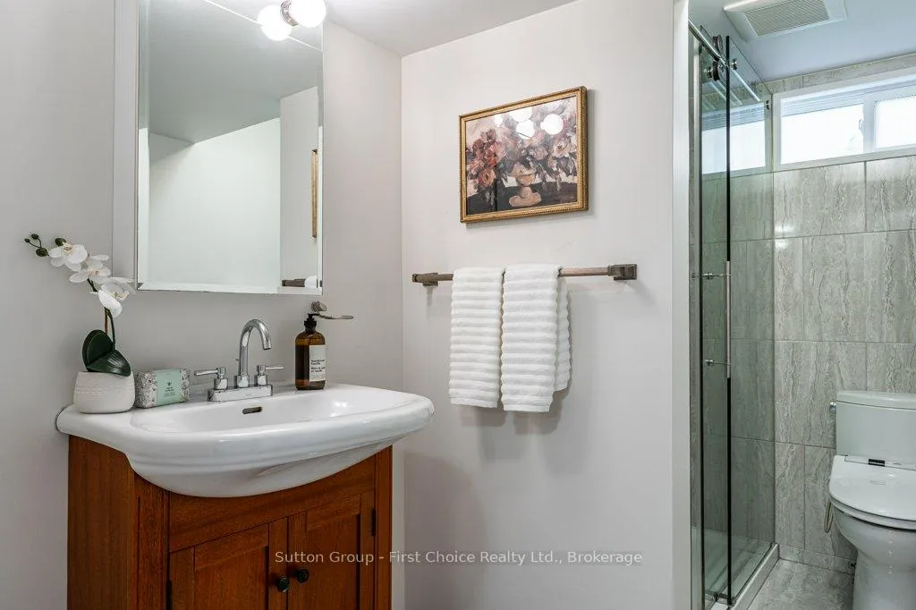 Photo 35 of 488 Castlegrove Boulevard, London, North K — HOMEH