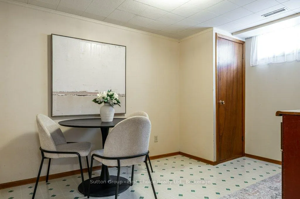 Photo 36 of 488 Castlegrove Boulevard, London, North K — HOMEH