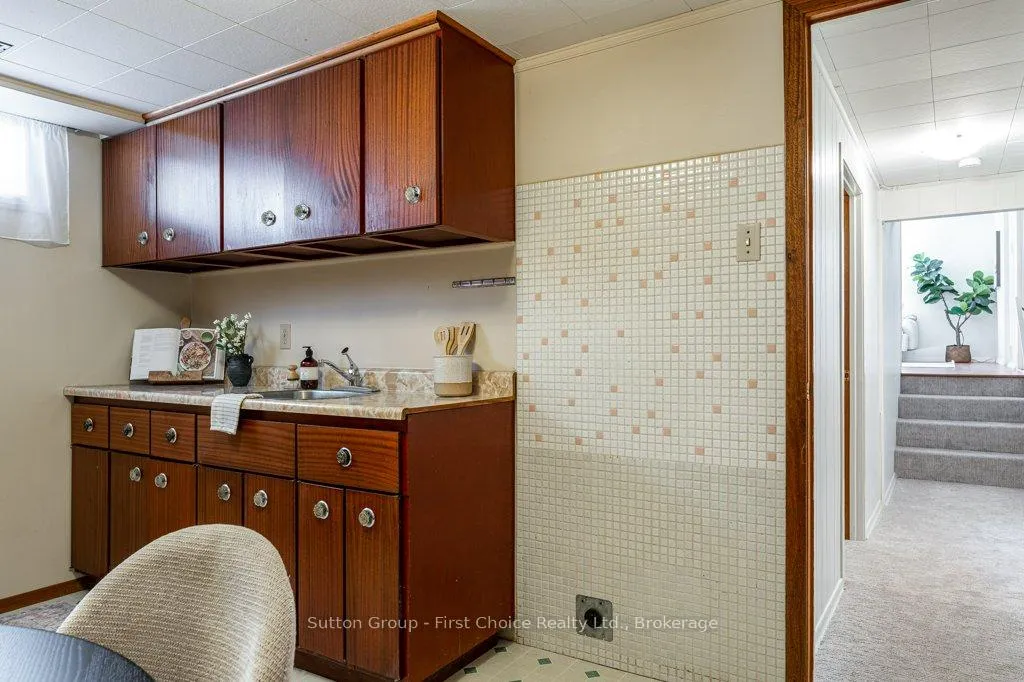 Photo 38 of 488 Castlegrove Boulevard, London, North K — HOMEH