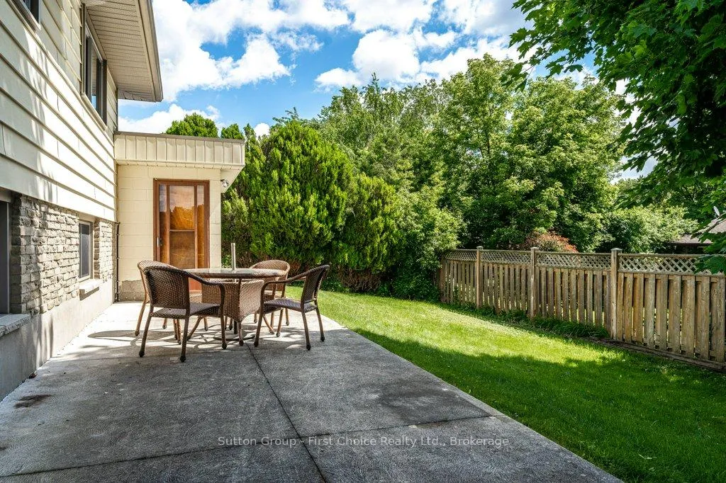 Photo 42 of 488 Castlegrove Boulevard, London, North K — HOMEH