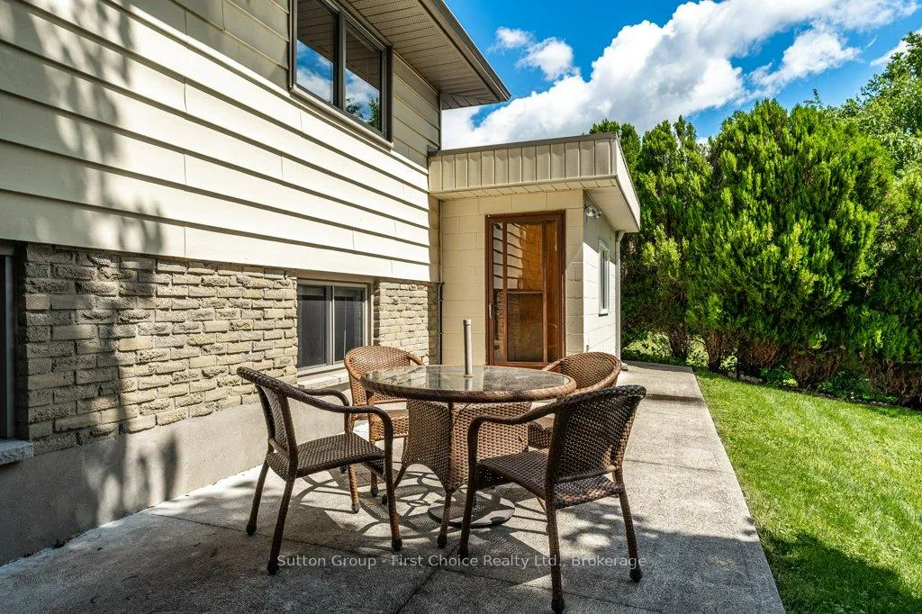 Photo 43 of 488 Castlegrove Boulevard, London, North K — HOMEH